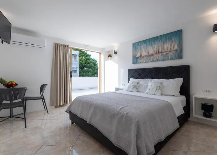 Alex - Lapad, Great Location