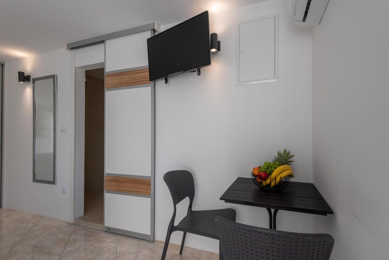 Alex - Lapad, Great Location *