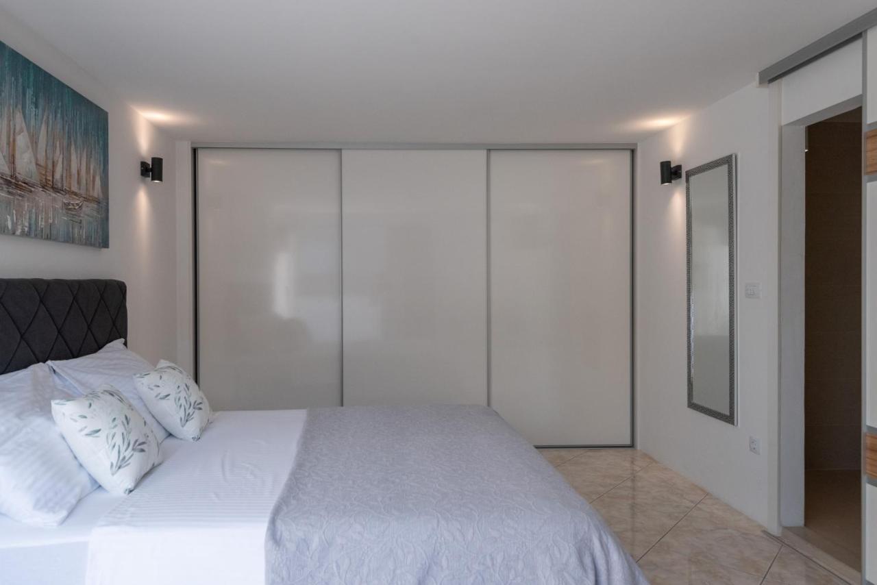 Alex - Lapad, Great Location Leilighet *