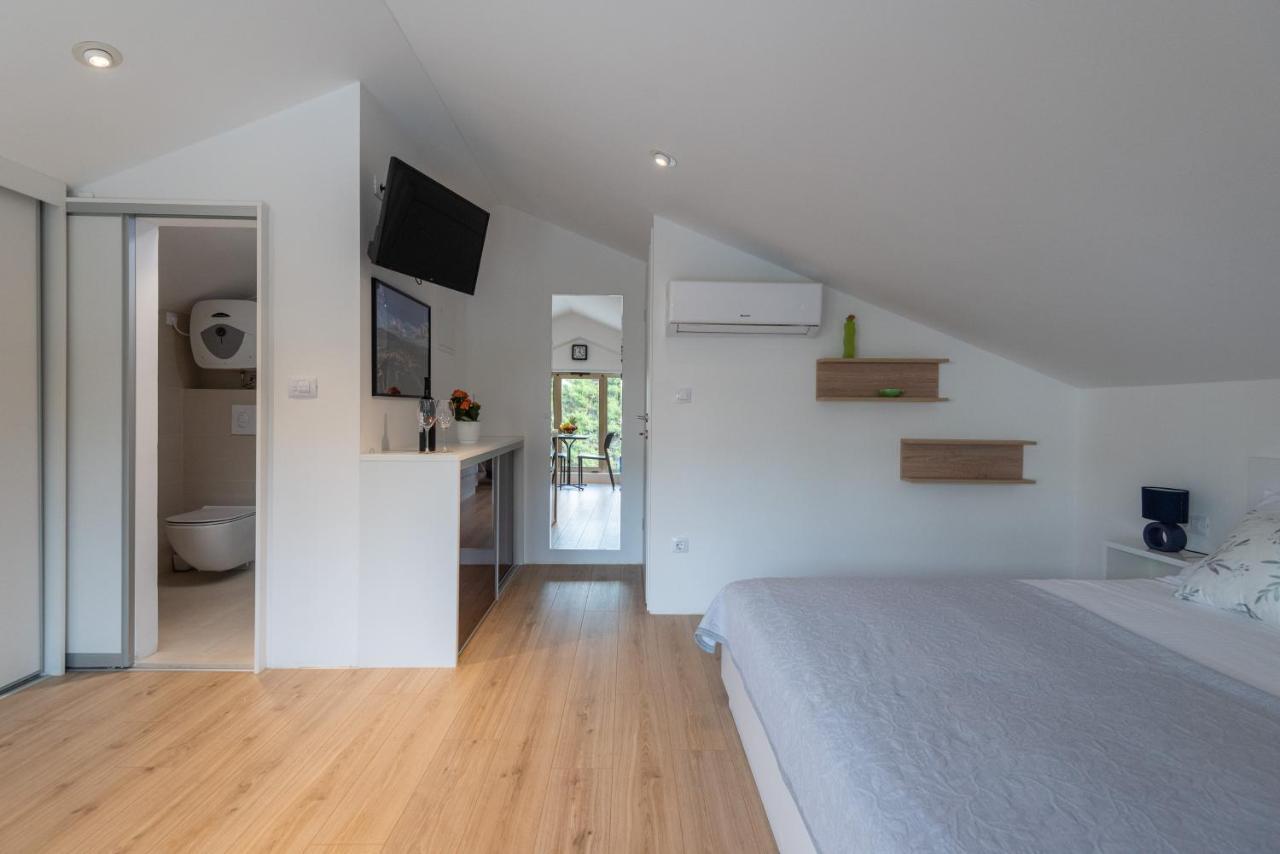 Alex - Lapad, Great Location Appartement *