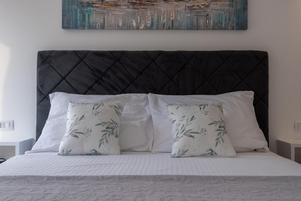 Alex - Lapad, Great Location Appartement *
