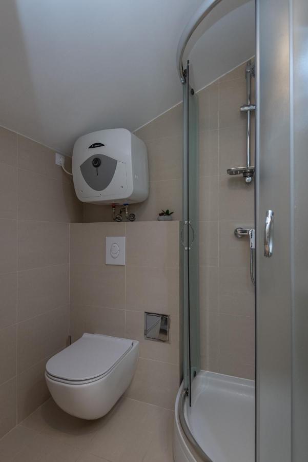 Alex - Lapad, Great Location Appartement